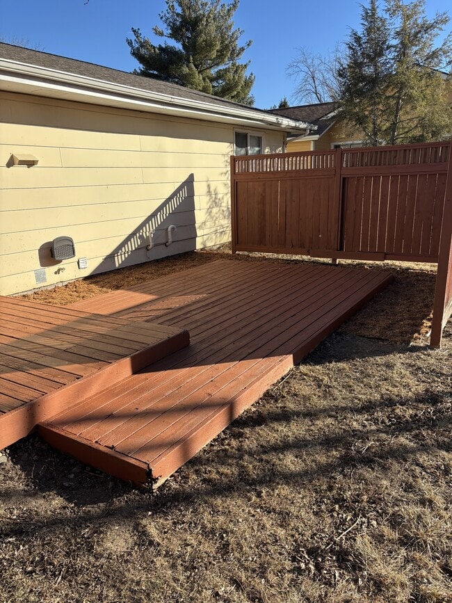 Building Photo - 608 Lincoln St