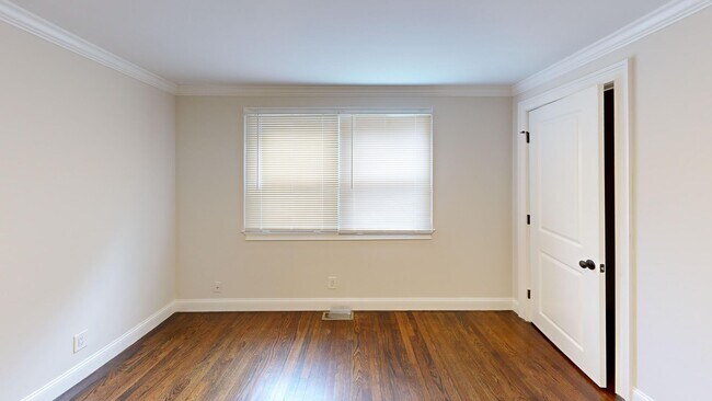 Building Photo - 6-Room4Ren6 Hardwick Terrace