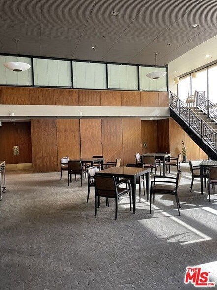 Building Photo - 880 W 1st St