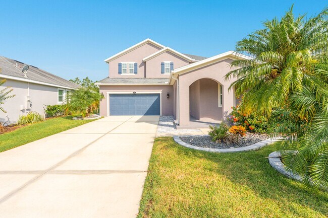 Building Photo - Spacious 4 Bedroom Home with Loft – Prime ...