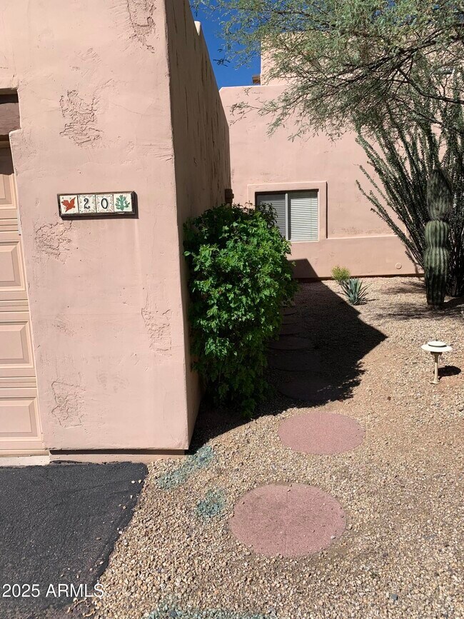 Building Photo - 38065 N Cave Creek Rd