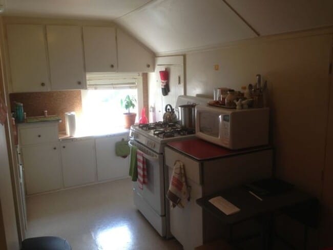 Building Photo - 2500 Fuller Ave NE