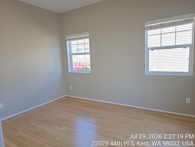 Building Photo - Kent The Parks HOA Community  3 bed, 2.5 bath rental home. Available NOW!