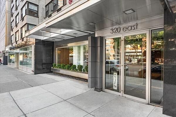 Building Photo - 320 E 23rd St