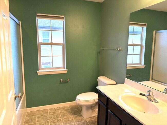 Building Photo - Beautiful 2 Bedroom 2 Bath Condo In St. Peter's