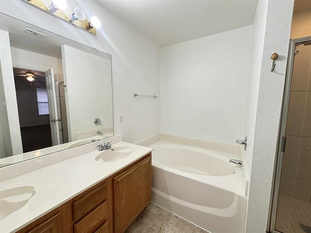 Building Photo - 830 W Colony Dr