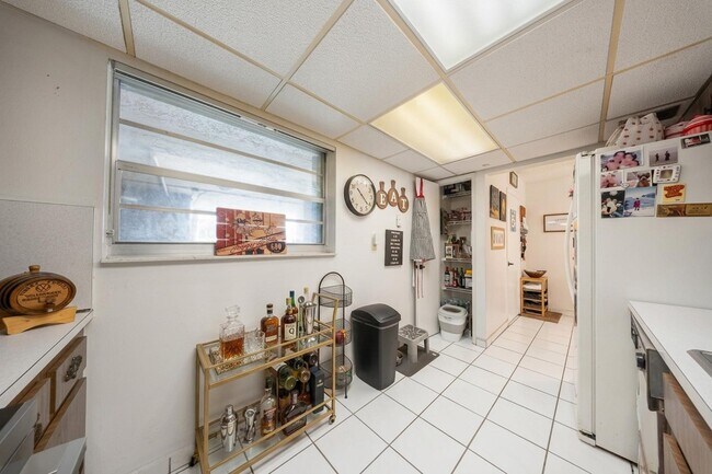 Building Photo - 706 NW 87th Ave