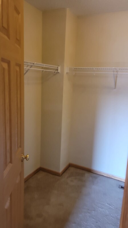 Building Photo - 665 Woodduck Dr