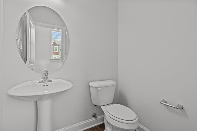 Building Photo - 2888 Macintosh Woods Dr