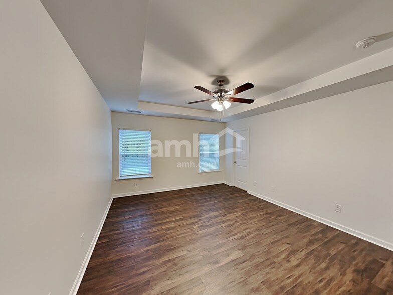 Building Photo - 515 S Fortune Way