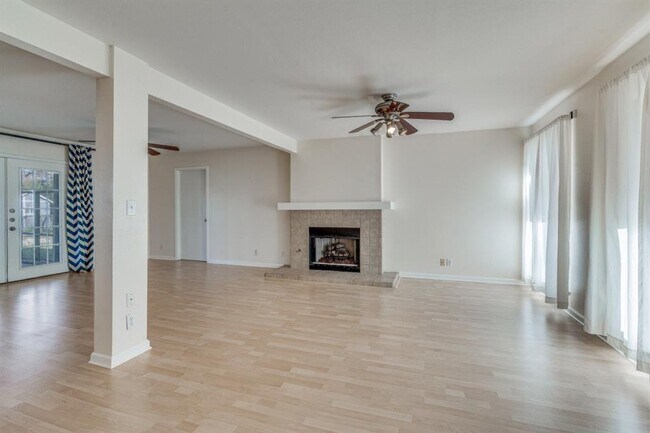 Building Photo - 8406 Stillwood Ln