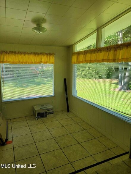 Building Photo - 5809 Washington Ave