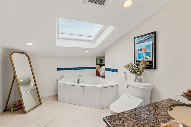 Building Photo - 7 Quincy St