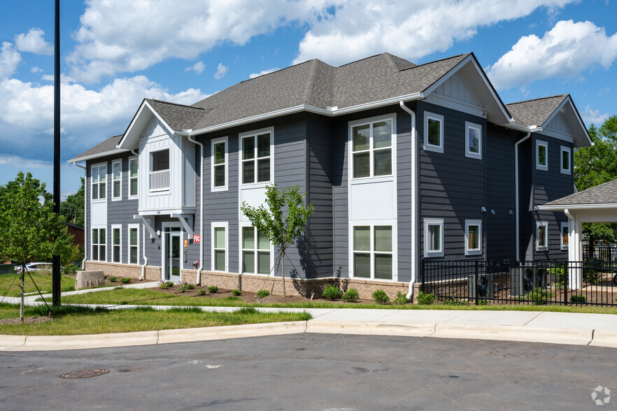 Primary Photo - Brown School Lofts at Legacy Heights