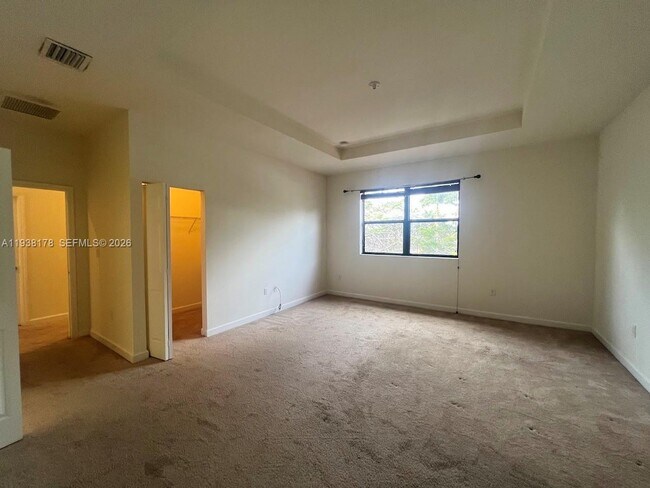 Building Photo - 191 SE 35 Ave