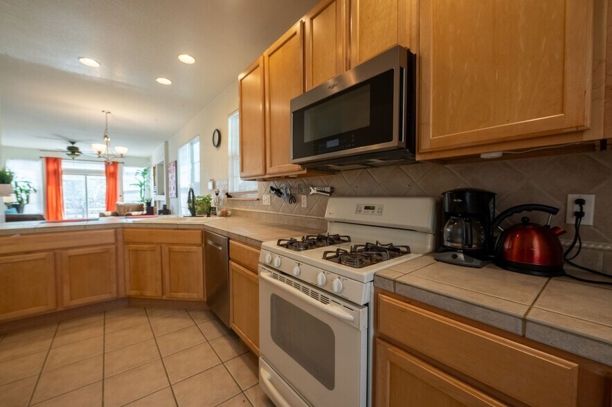 Building Photo - 144 N Duquesne St