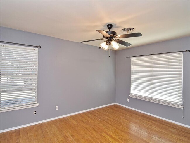 Building Photo - 5300 Middale Ln