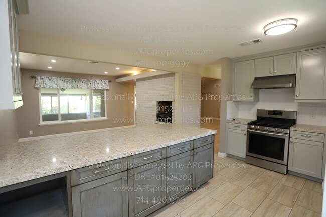 Building Photo - 11411 Chapman Ave