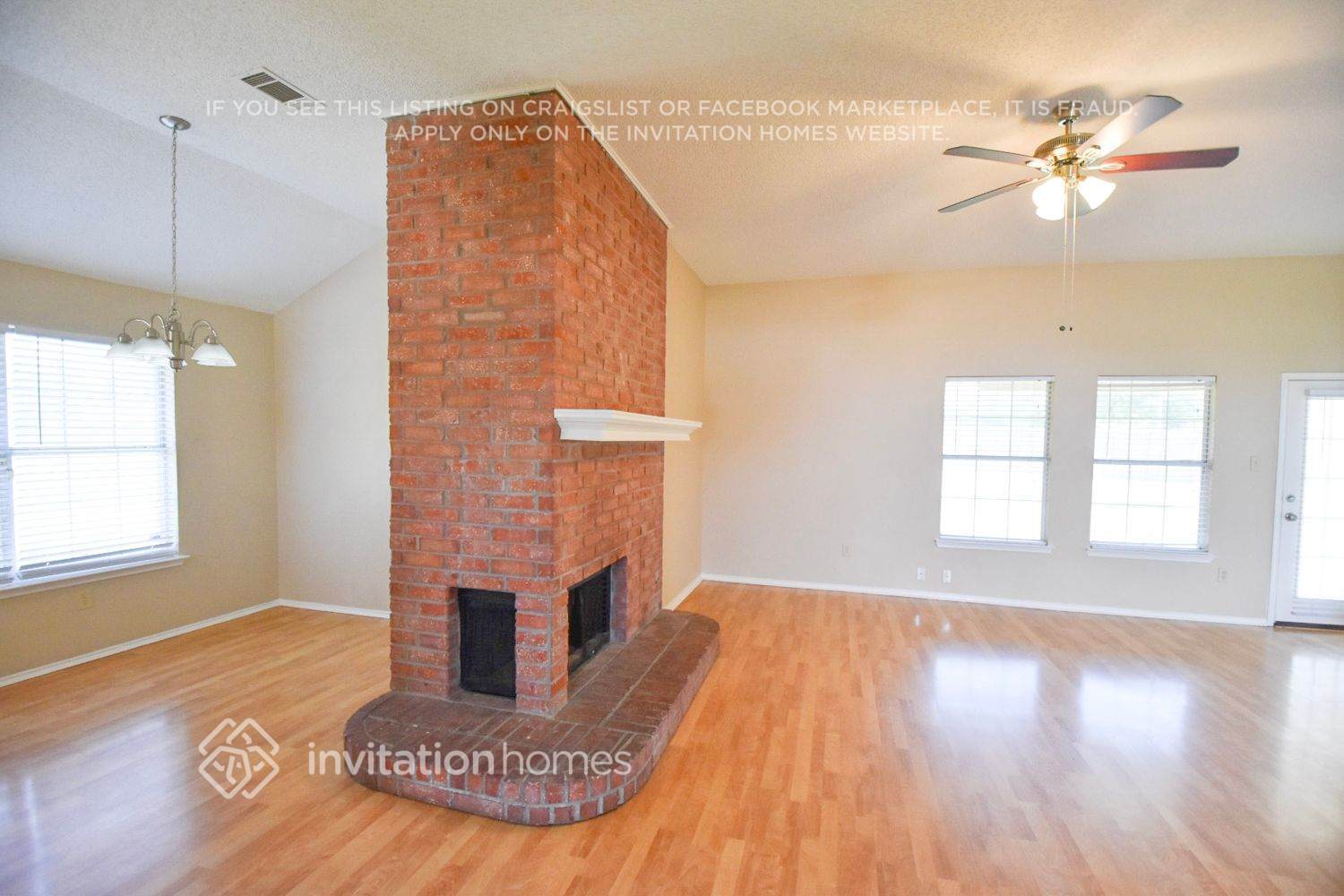 Building Photo - 924 Teakwood Ln