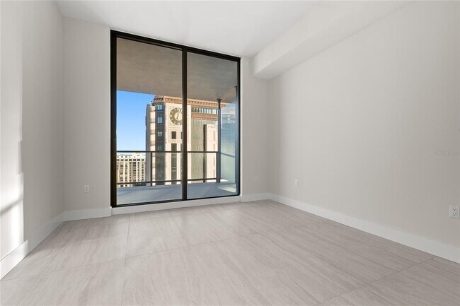 Building Photo - 275 1st Ave S