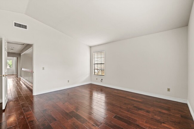 Building Photo - 471 Lorenzo Dr