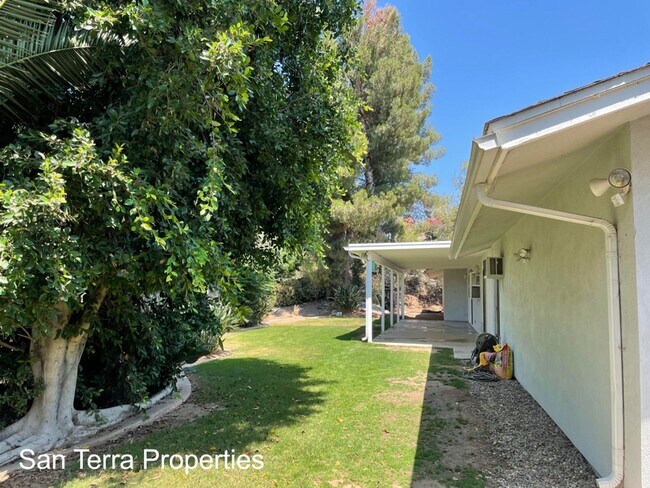 Building Photo - 11768 Shadowglen Rd