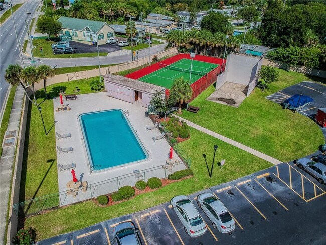 Building Photo - 9125 Tudor Dr