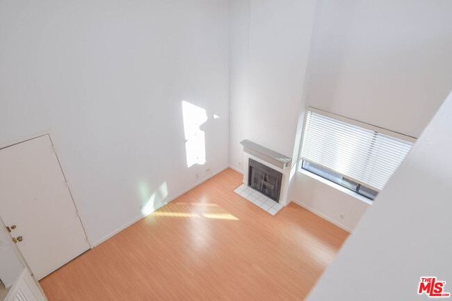 Building Photo - 1727-1727 Glendon Ave