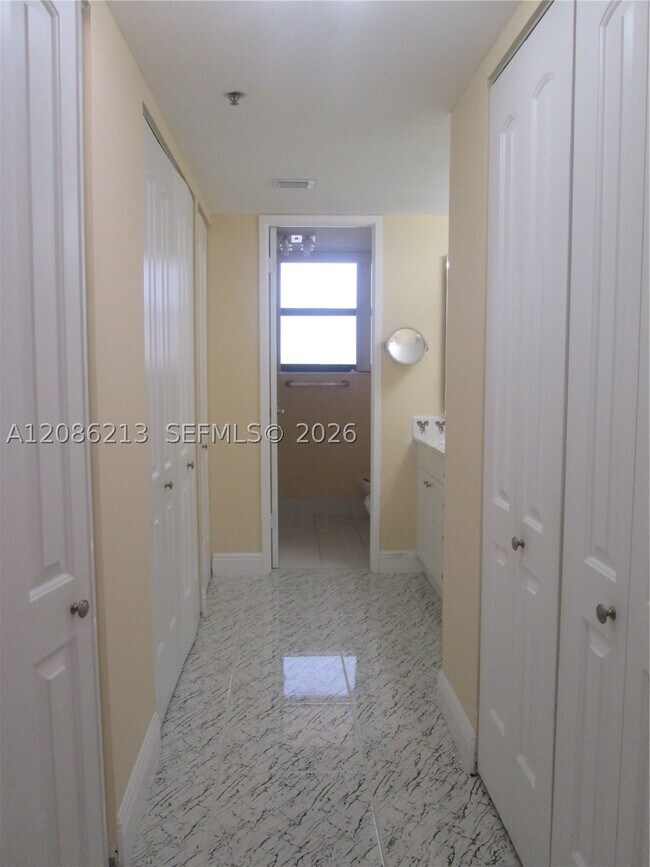 Building Photo - 210 174th St