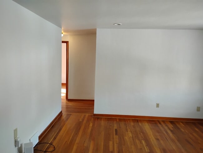 Building Photo - 5509 California Ave
