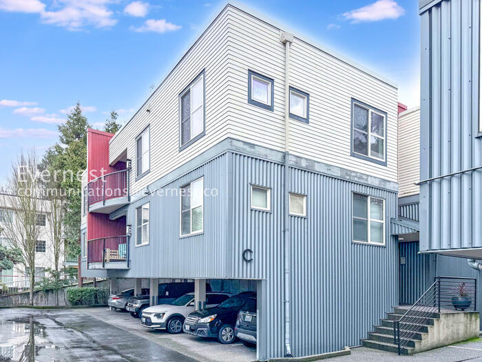 Building Photo - 9520 1st Ave NE