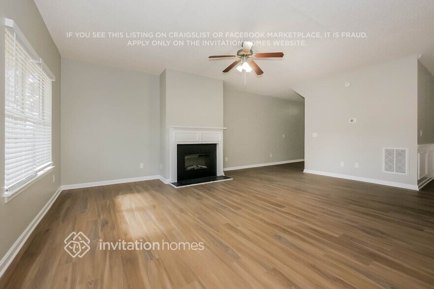 Building Photo - 162 Stillwood Dr