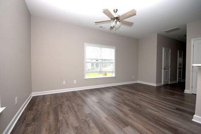 Building Photo - 510 W First St Princeton, NC 27569