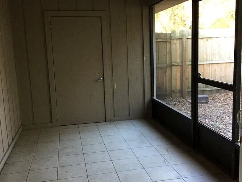 Building Photo - 1708 Ridgewood Ln