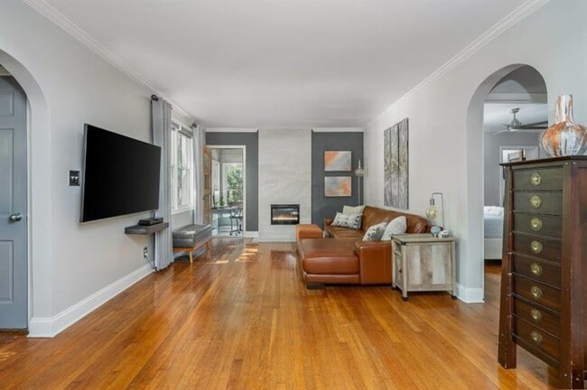 Building Photo - 168 Garland Ave