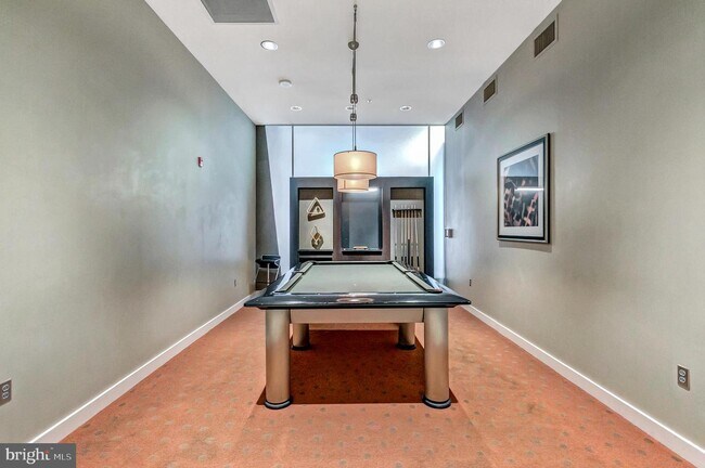 Building Photo - 5750 Bou Ave