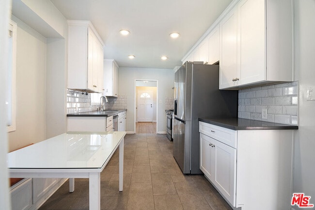 Building Photo - 6322 W 79th St