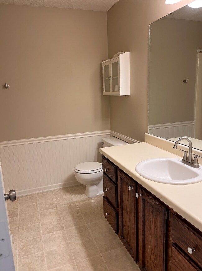 Building Photo - 104 Sparger Springs Ln