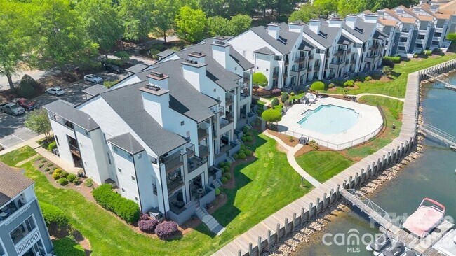 Building Photo - 18755 Vineyard Point Ln