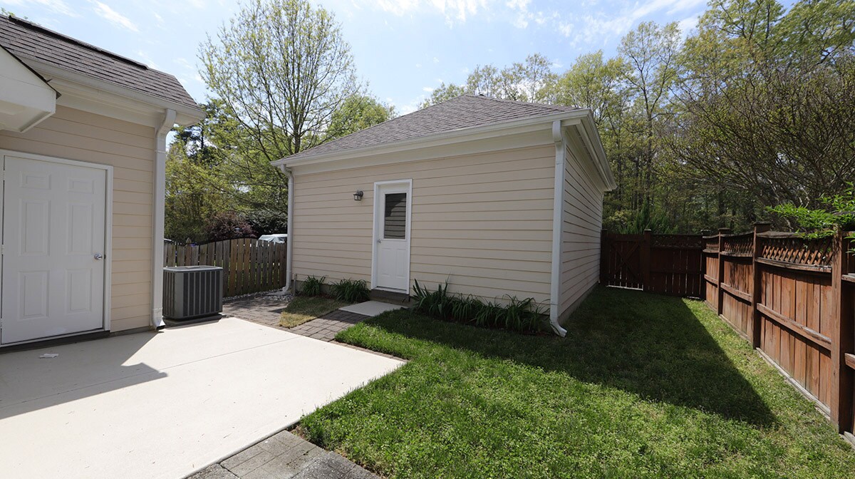 Building Photo - 10817 Connally Ln