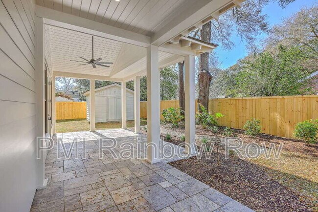 Building Photo - 755 Adluh St