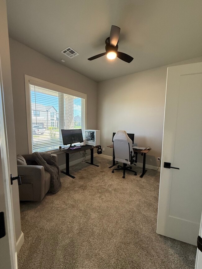 Building Photo - 15409 Caspian Ln