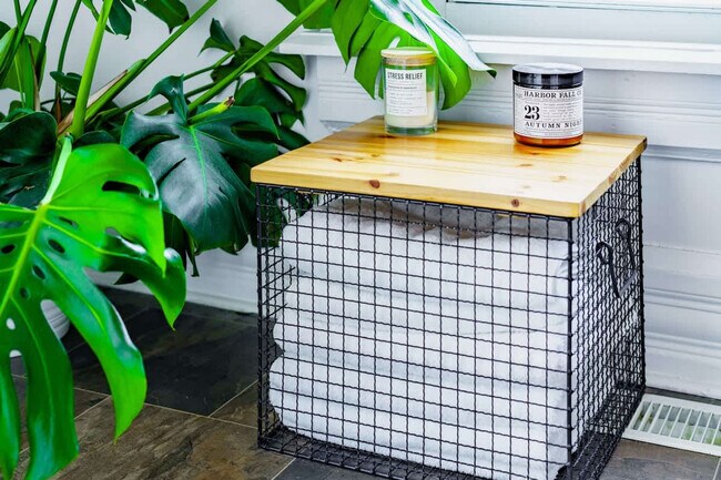 Building Photo - 254 W Poplar Ave