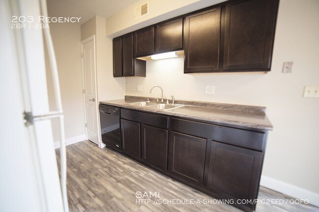 Building Photo - 203 Regency