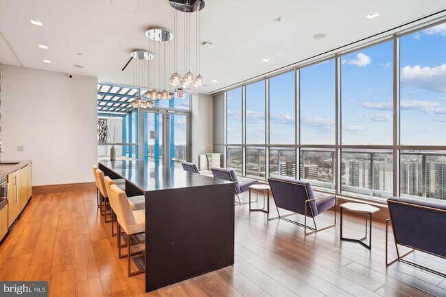 Building Photo - 930 Rose Ave