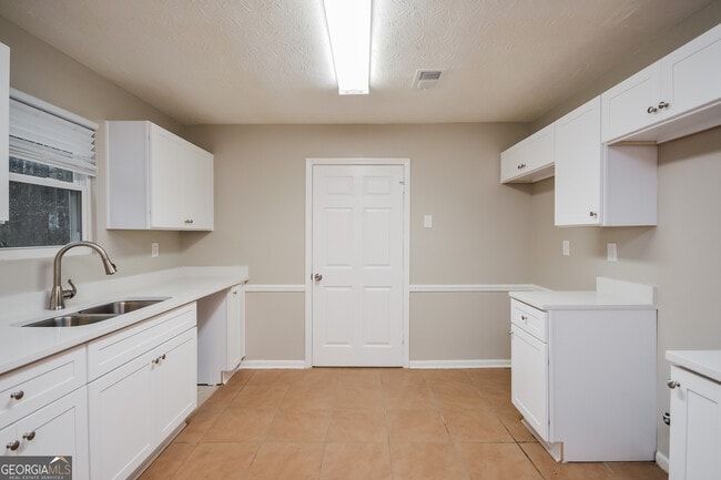 Building Photo - 5375 Rocky Pine Dr