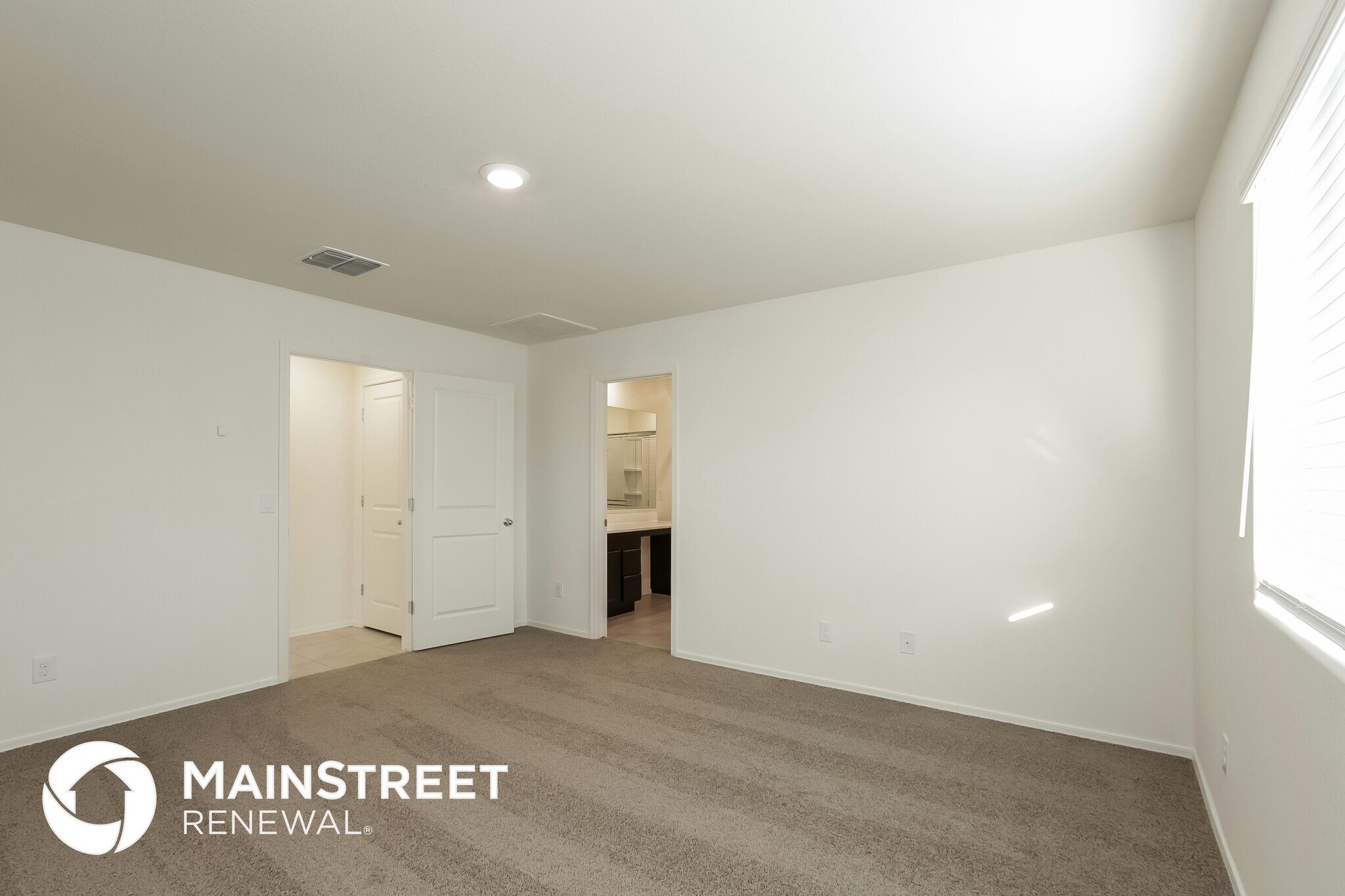 Building Photo - 25368 W Mahoney Ave