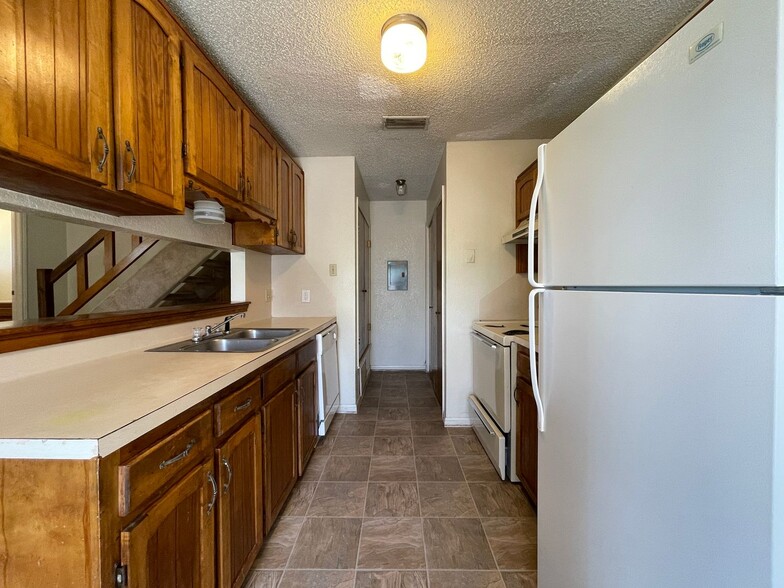 Building Photo - 3705 Charolais Dr