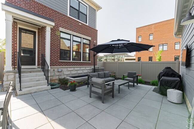 Building Photo - 1185 Perry St