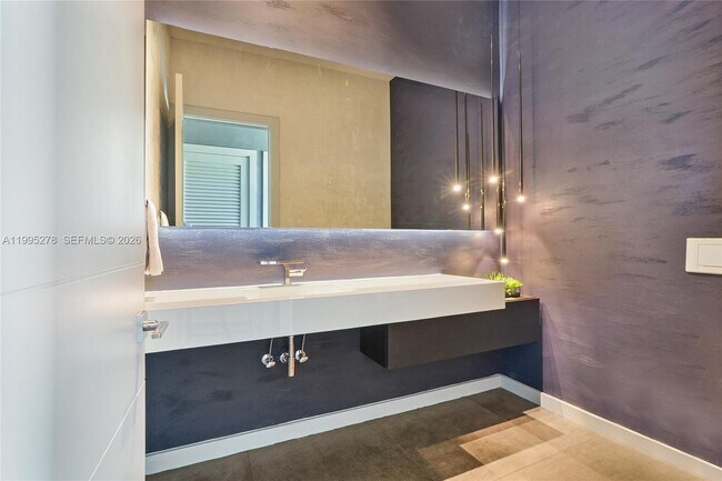 Building Photo - 7210 S Prestwick Pl